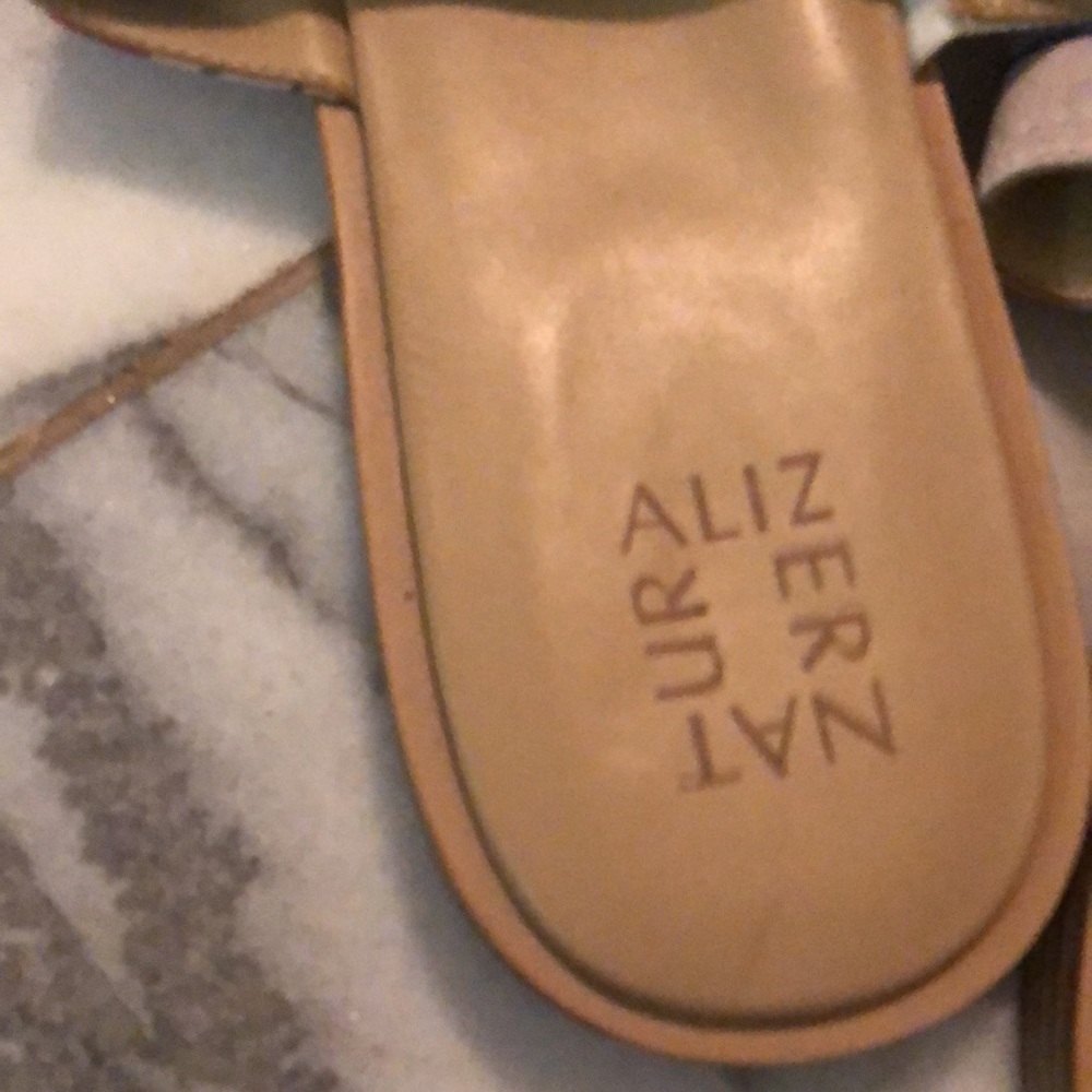 Naturalizer shoes - Picture 2 of 4